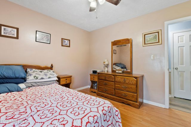 210 NE 52nd Street, Oak Island, NC 28465