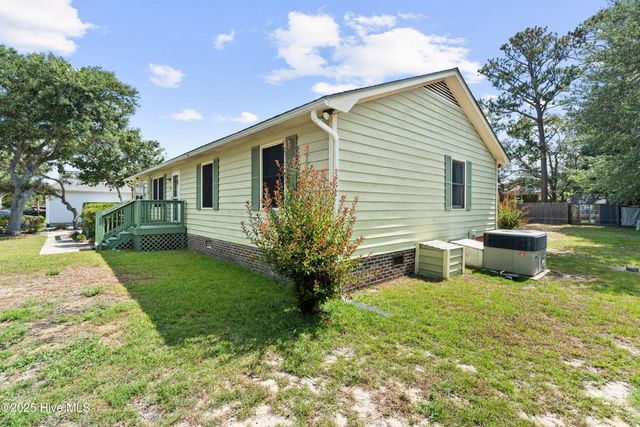 210 NE 52nd Street, Oak Island, NC 28465