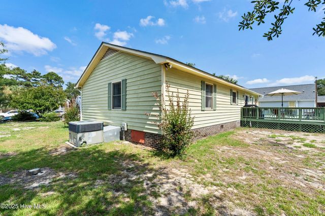 210 NE 52nd Street, Oak Island, NC 28465