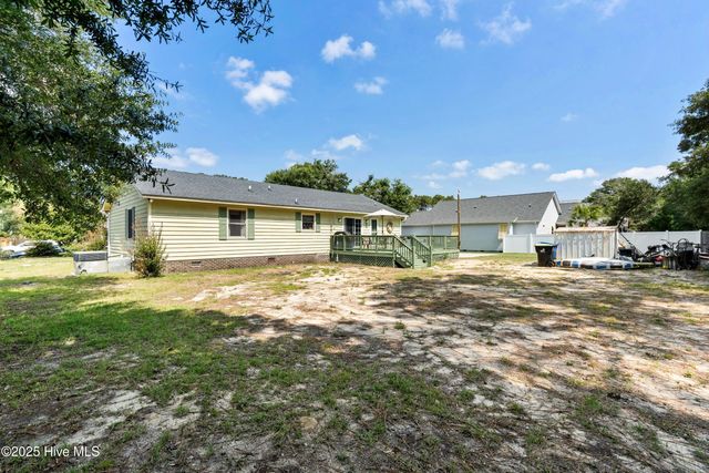 210 NE 52nd Street, Oak Island, NC 28465
