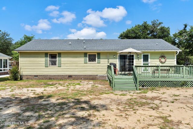 210 NE 52nd Street, Oak Island, NC 28465