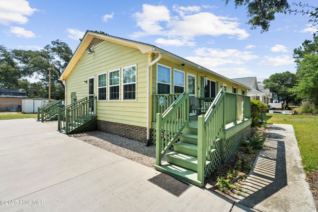 210 NE 52nd Street, Oak Island, NC 28465