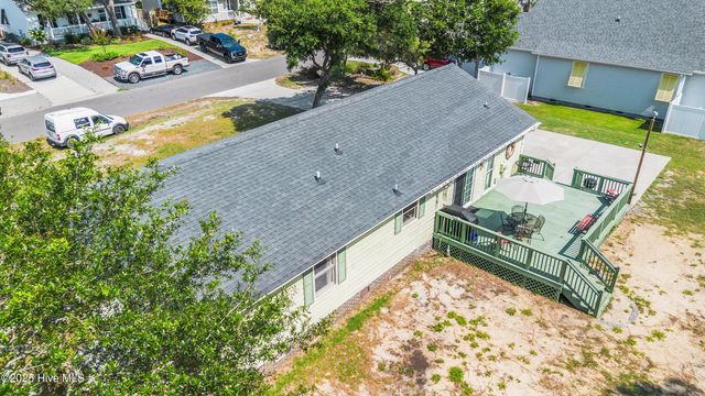 210 NE 52nd Street, Oak Island, NC 28465