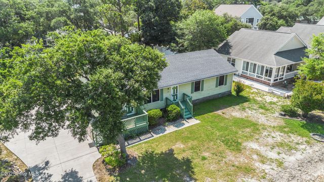 210 NE 52nd Street, Oak Island, NC 28465
