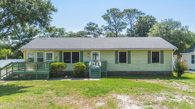 210 NE 52nd Street, Oak Island, NC 28465