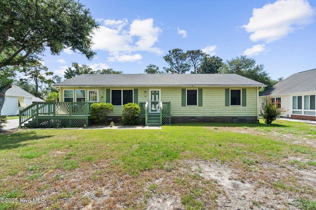 210 NE 52nd Street, Oak Island, NC 28465