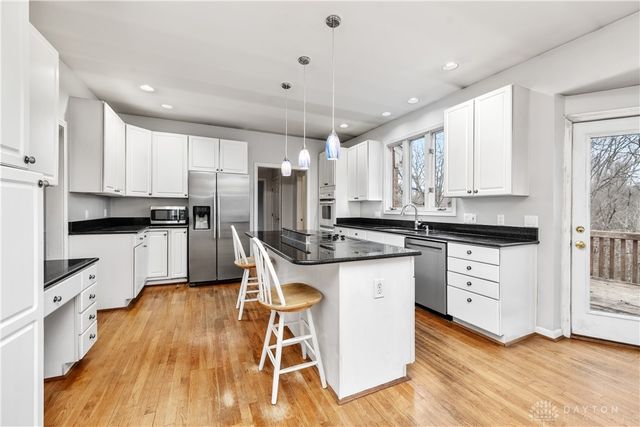 609 Valleywoods Court, Miami Twp, OH 45140