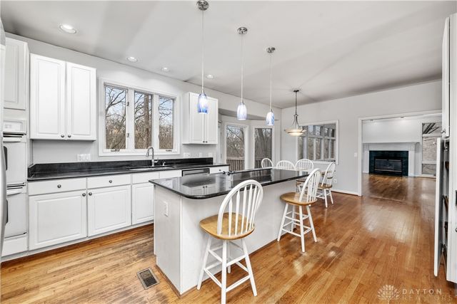 609 Valleywoods Court, Miami Twp, OH 45140