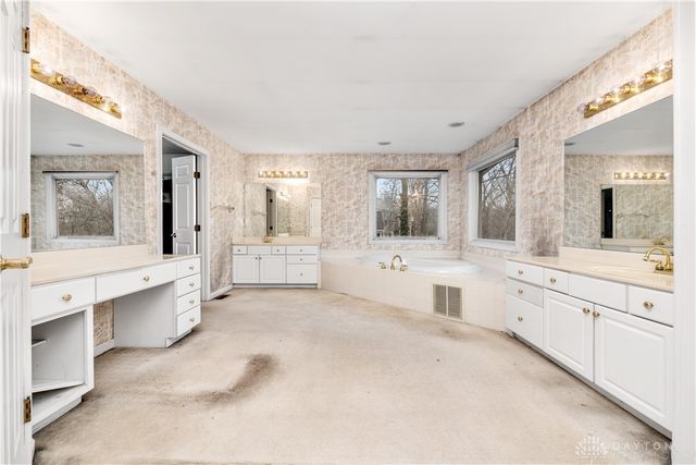 609 Valleywoods Court, Miami Twp, OH 45140