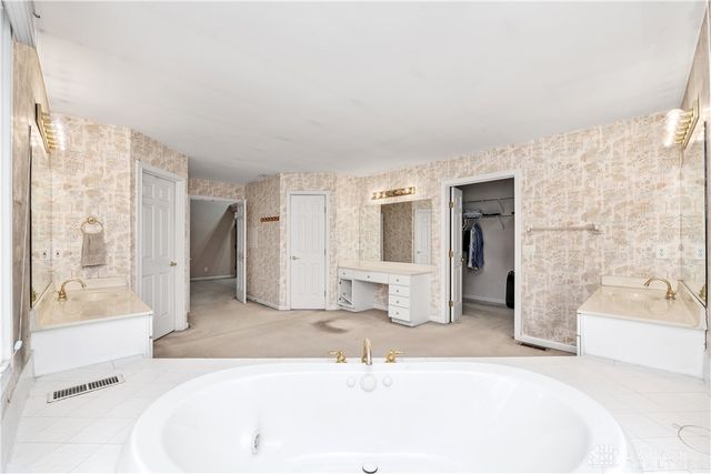 609 Valleywoods Court, Miami Twp, OH 45140