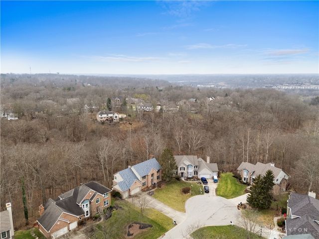 609 Valleywoods Court, Miami Twp, OH 45140