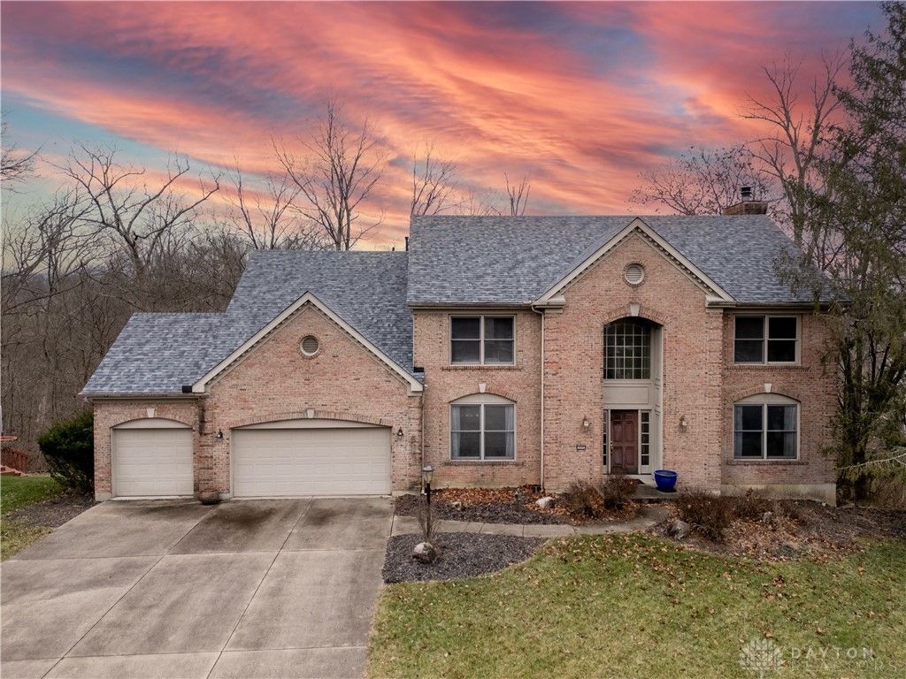 609 Valleywoods Court, Miami Twp, OH 45140