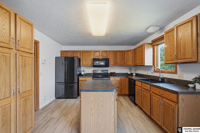 7910 Red Oak Road, Lincoln, NE 68516