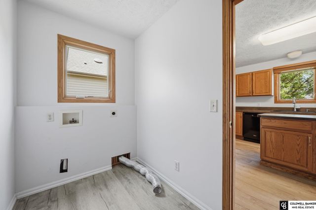 7910 Red Oak Road, Lincoln, NE 68516