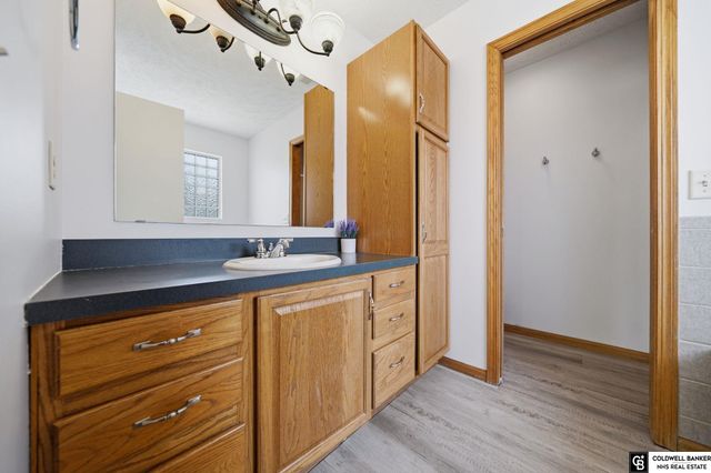 7910 Red Oak Road, Lincoln, NE 68516