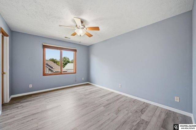 7910 Red Oak Road, Lincoln, NE 68516