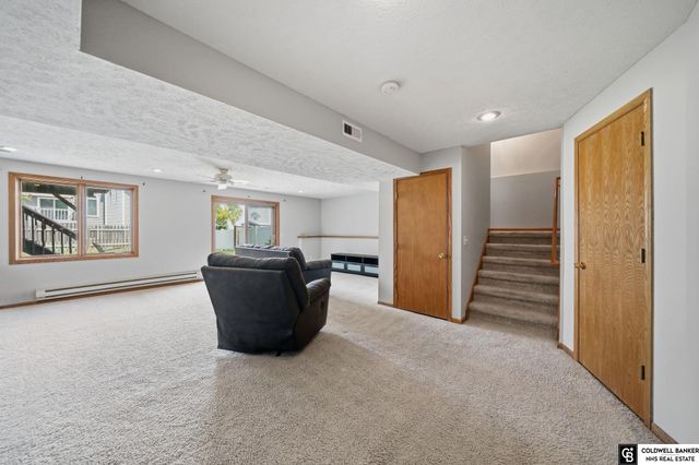 7910 Red Oak Road, Lincoln, NE 68516