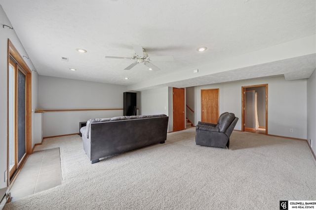 7910 Red Oak Road, Lincoln, NE 68516