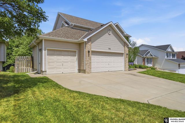 7910 Red Oak Road, Lincoln, NE 68516