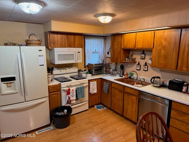 408 S Monroe Street, Montpelier, OH 43543