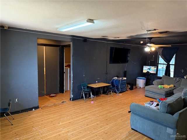 4901 N Denkhaus Boulevard, Edinburg, TX 78541