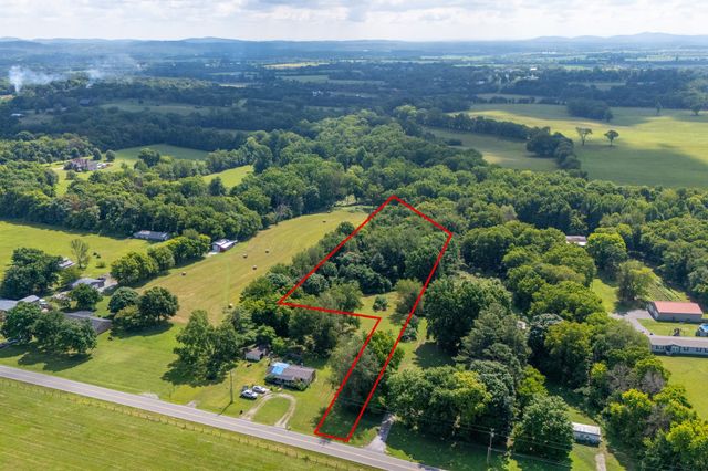 1136 Elmore Rd, Eagleville, TN 37060