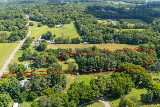 1136 Elmore Rd, Eagleville, TN 37060