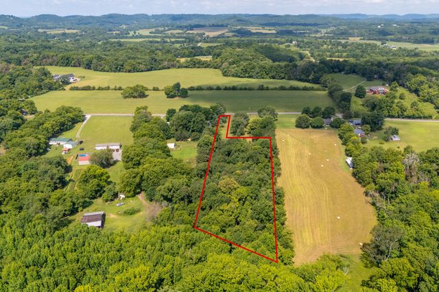 1136 Elmore Rd, Eagleville, TN 37060