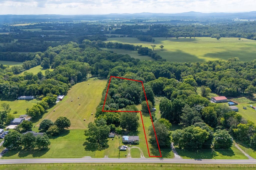 1136 Elmore Rd, Eagleville, TN 37060