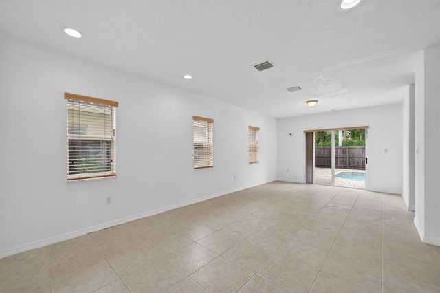 1975 NE 36th Avenue, Homestead, FL 33033