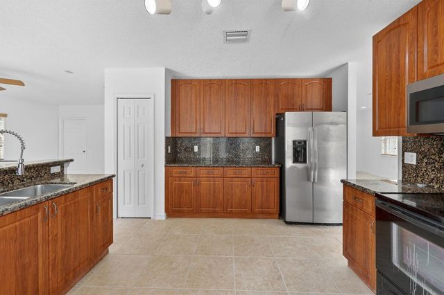 1975 NE 36th Avenue, Homestead, FL 33033