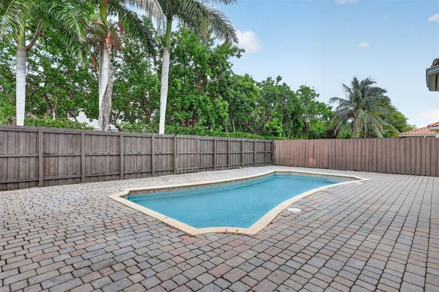 1975 NE 36th Avenue, Homestead, FL 33033
