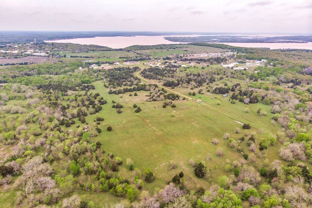 216 Red River Road, Whitesboro, TX 76273