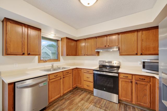 3513 E 43rd Street, Des Moines, IA 50317