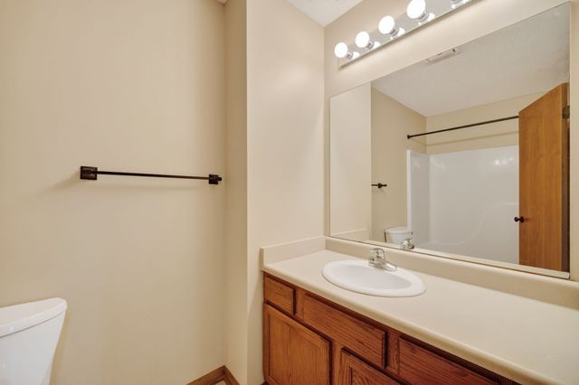3513 E 43rd Street, Des Moines, IA 50317