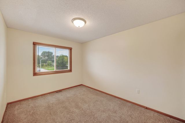 3513 E 43rd Street, Des Moines, IA 50317