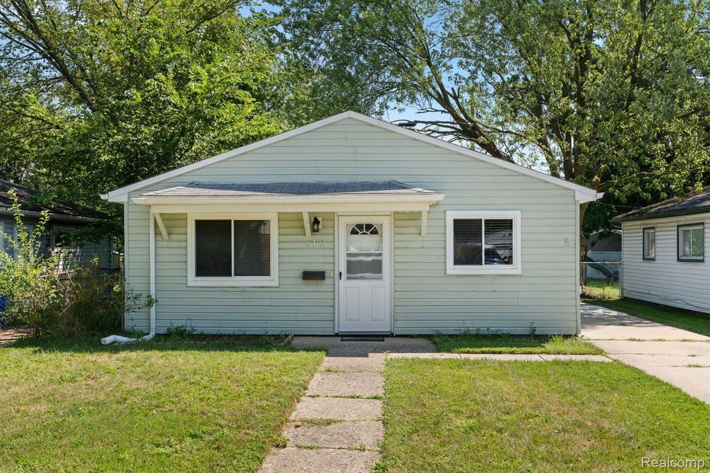 8124 Nightingale Street, Dearborn Heights, MI 48127