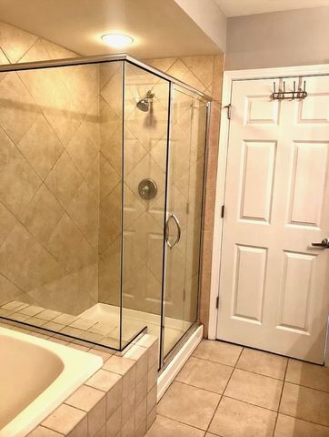 5036 W Pensacola Avenue 401, Chicago, IL 60641