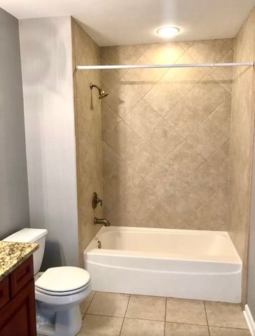 5036 W Pensacola Avenue 401, Chicago, IL 60641