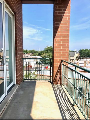 5036 W Pensacola Avenue 401, Chicago, IL 60641