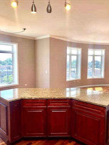 5036 W Pensacola Avenue 401, Chicago, IL 60641