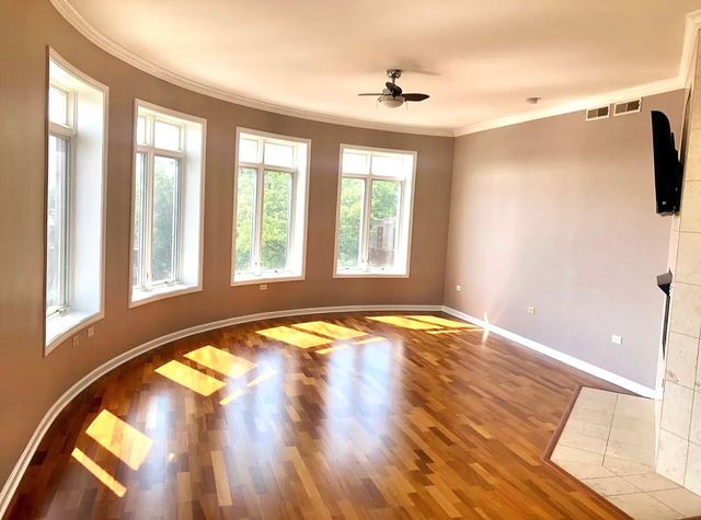 5036 W Pensacola Avenue 401, Chicago, IL 60641