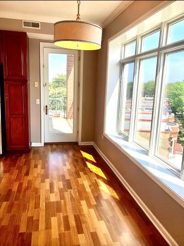 5036 W Pensacola Avenue 401, Chicago, IL 60641