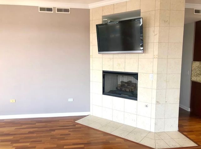 5036 W Pensacola Avenue 401, Chicago, IL 60641