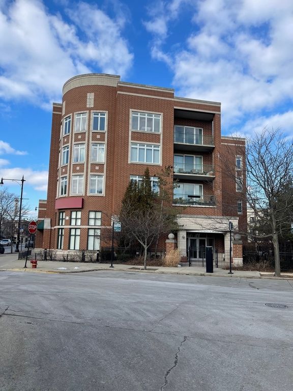 5036 W Pensacola Avenue 401, Chicago, IL 60641