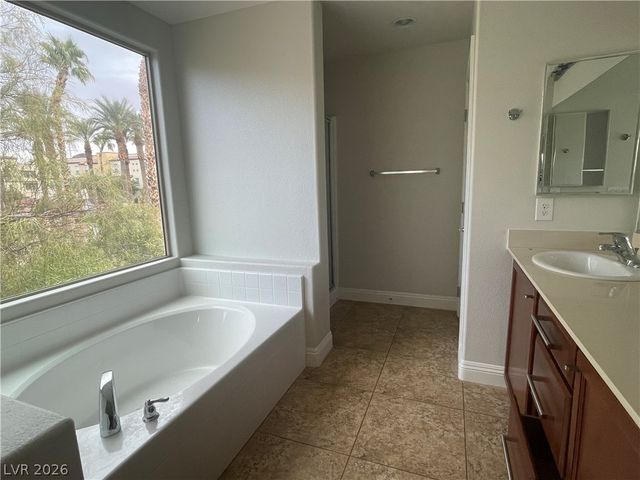 4 Ladasa Court, Henderson, NV 89074
