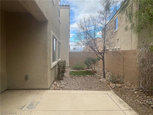 4 Ladasa Court, Henderson, NV 89074