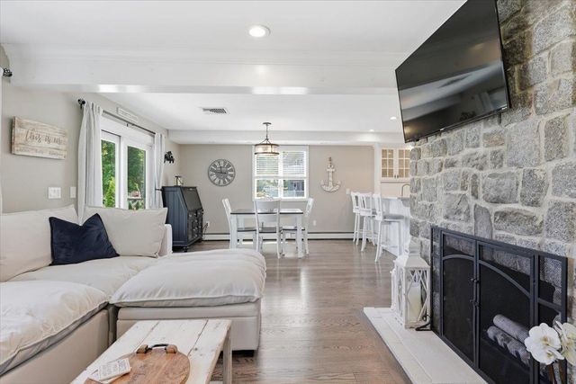 10 cross Street, Windham, NH 03087