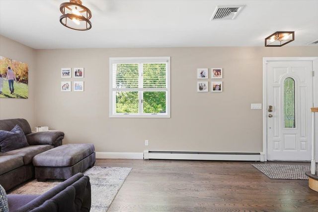 10 cross Street, Windham, NH 03087