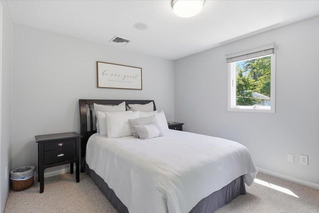10 cross Street, Windham, NH 03087